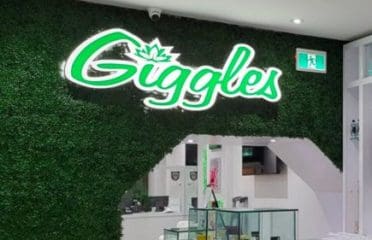 Giggles Cannabis on Queen St E